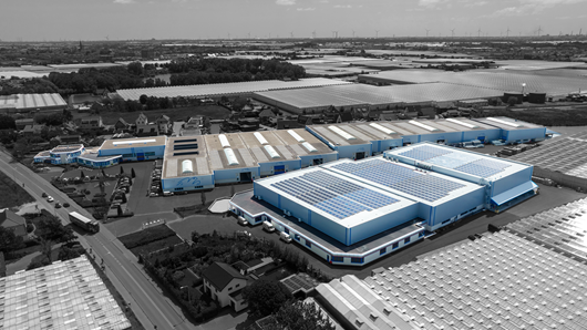 Family company Van der Valk Horti Systems | The specialist in screen systems and ventilation mechanisms